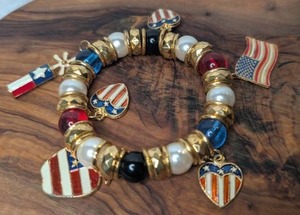 lot 3208 image: Patriotic Beaded Charm Bracelet with American Flag Charms and Pearl Beads- new