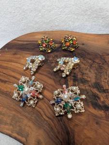 lot 3301 image: Decorative Clip Ons with Rhinestones and Gemstones-3ct