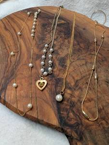 lot 3405 image: Short ChainKids Gold Tone Necklaces Pearl Beads Heart Pendant - 4 ct