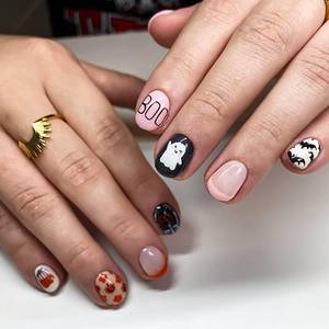 lot 60321 image: 24 Pcs Short Press on Nails Square Black Fake Nails Halloween Skull Stick on Nails with Designs Glossy Full Cover False Nails for Women Girls Halloween Nails