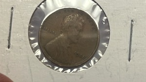 lot 30 image: 1928 Lincoln Cent Penny Coin RC50