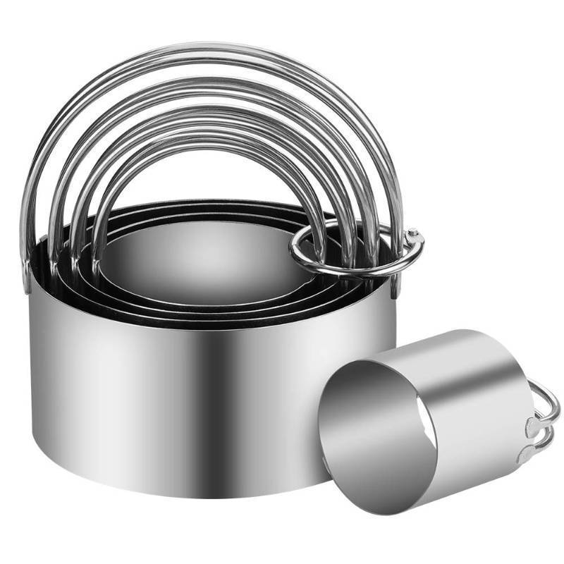 lot 28516 image: 5 Pieces Cookie Cutters Round Cutters Stainless Steel Biscuit Cutter with Handle in Graduated Sizes Round Shape Molds - Retail $10