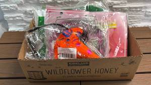 lot 9 image: Mixed Party Supplies Lot �� Balloon Kit, Trackpad Sticker, Headband, Glitter Banners