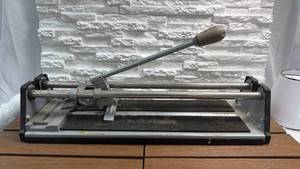 lot 21 image: Blue Hawk Manual Tile Cutter