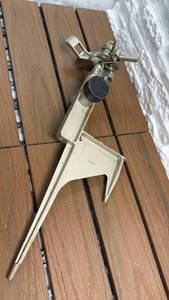 lot 47 image: Pulsating Impact Sprinkler w Spiked Base