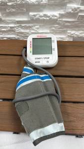 lot 82 image: Walgreens WGNBPA-220B Arm Blood Pressure Monitor