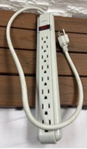 lot 90 image: Magnabox 8-Outlet Power Strip