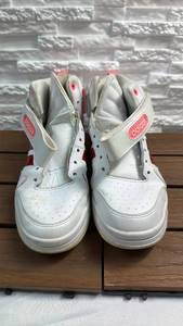 lot 96 image: Adidas High-Top Childrens Sneaker White Red Stripe (7.5)