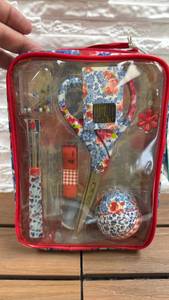 lot 99 image: The Pioneer Woman Heritage Floral Sewing Kit 9-Piece 6.5 x 2.25 x 8.9 inches (Has been used)