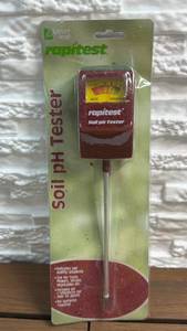 lot 104 image: Luster Leaf Rapitest Soil pH Tester (No. 1815)