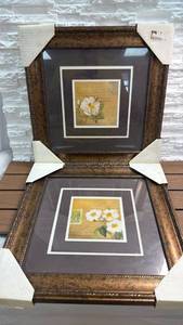 lot 121 image: 2-Piece Framed Floral Print Set - 15.5 x 15.5