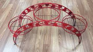 lot 128 image: Red Metal 3-Tier Plant Stand