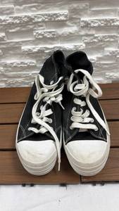 lot 163 image: No Boundaries 10W High-Top Canvas Sneakers Black White Lace-Up Pair