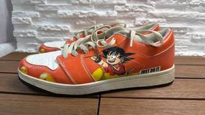 lot 165 image: Low-Top Basketball Shoes w Goku (Dragon Ball Z)