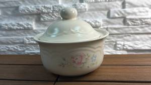 lot 221 image: Pfaltzgraff Tea Rose Pattern Stoneware Covered Bowl. LOOK THESE UP