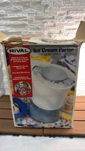 lot 224 image: Rival Ice Cream Parlor 8210 Electric Maker