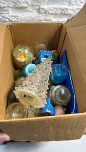 lot 241 image: Mixed Lot Ornaments, Figurines, Snow Globes & Holiday Decorations