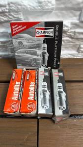 lot 253 image: Spark Plug Lot of 8 - Double Platinum Power (6) & Autolite (2)