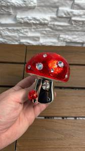 lot 277 image: Bath & Body Works Jeweled Red Mushroom House Wallflower Fragrance Plug
