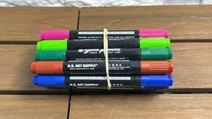 lot 285 image: Super Markers Fabric T-Shirt Liner Marker Pen Set 18 Color Dual-Tip Permanent Paint Markers
