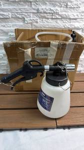 lot 288 image: OMT Pneumatic Brake Fluid Bleeder 1000 mL 90-120 PSI