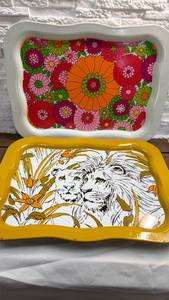 lot 309 image: 3 Decorative Metal Serving Trays �� Floral & Lion (x2) Print w Wavy Rim (18.5x13.5)