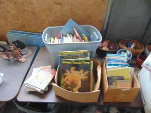 lot 3180 image: Large lot of childrens books