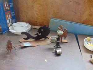 lot 3185 image: Ertl cream seperator and other metal items