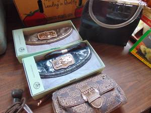lot 3211 image: Vintage purse and some new in box