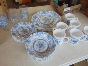 lot 3230 image: Set of Arcopal dishes