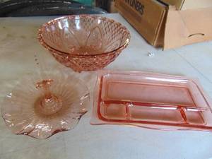 lot 3245 image: Pink glass pieces