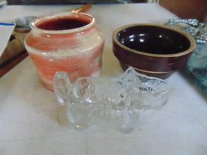 lot 3254 image: Small crock bowl and glass scottie dog