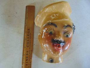 lot 3255 image: Chalkware thread holder