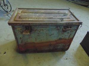 lot 3261 image: Large ammo box