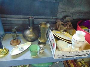 lot 3272 image: Brass and glass collectibles