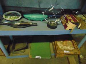 lot 3273 image: 2 shelves - Singer sewing box, dolls and silverplate