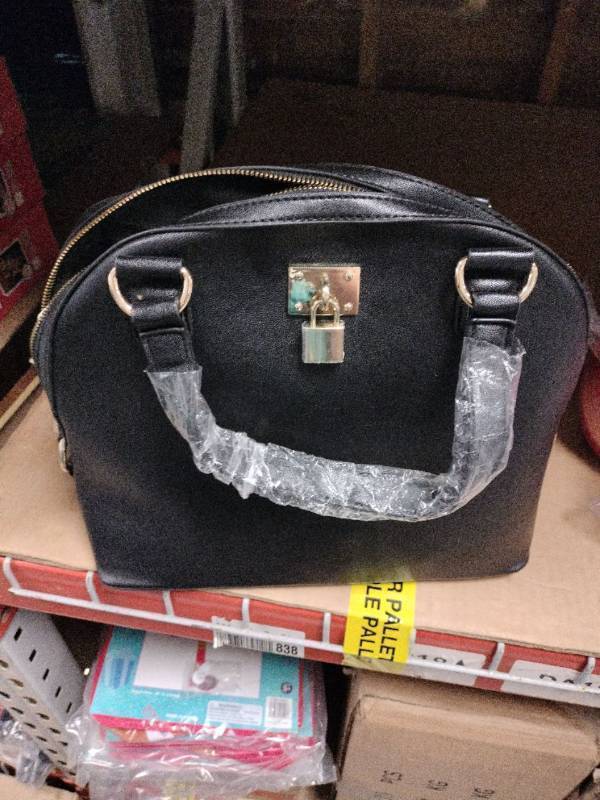 lot 10010 image: C Summer Kettle Bag - Retail - $29.99