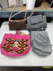 lot 24861 image: Set of 4 PursesBags
