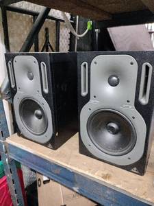 lot 24899 image: Behringer Truth B2031A powered studio monitors