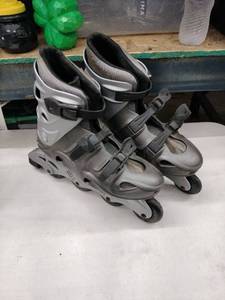 lot 24909 image: Supima 7-11 komis inline skates