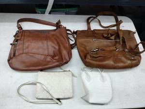 lot 24934 image: Set of 4 PursesBags
