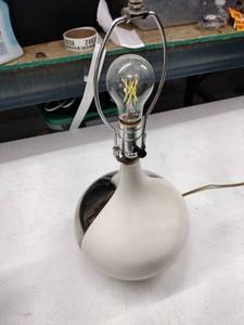 lot 24935 image: vintage-style table lamp - No Shade
