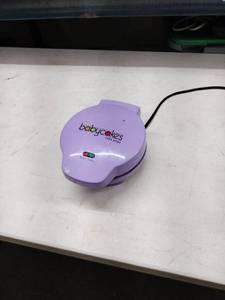 lot 24966 image: Babycakes Cake Pop Maker