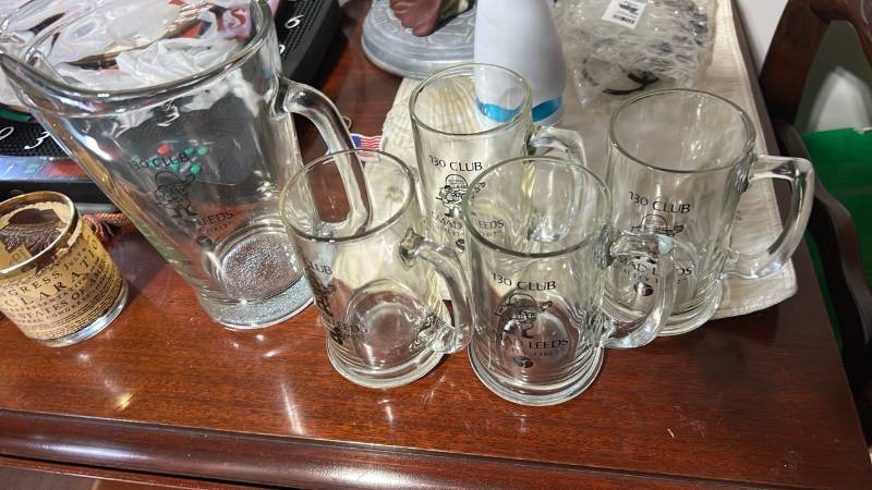 lot 40431 image: GMAD Leeds 130 Club Glass Beer Mug and Pitcher Set