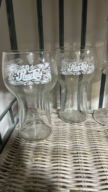lot 40437 image: Pepsi-Cola Boot-Shaped Drinking Glasses Set of 4