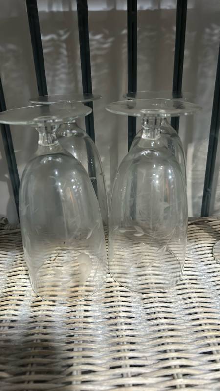 lot 40439 image: Set of 4 Etched Floral Crystal Wine Glasses