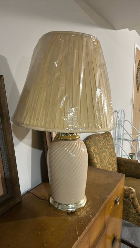 lot 60480 image: Cream Swirl Ceramic Table Lamp with Pleated Shade