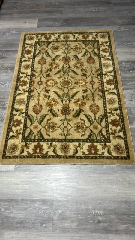 lot 60490 image: Traditional Floral Area Rug in Ivory and Gold 3x5