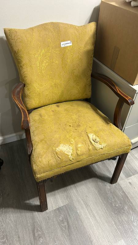 lot 60493 image: Traditional Upholstered Armchair with Gold Damask Fabric