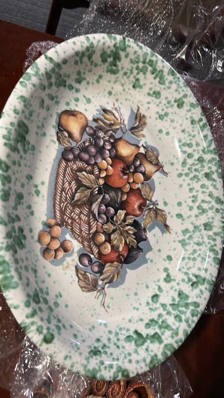 lot 60515 image: Green Spongeware Oval Serving Platter with Cornucopia Fruit Design